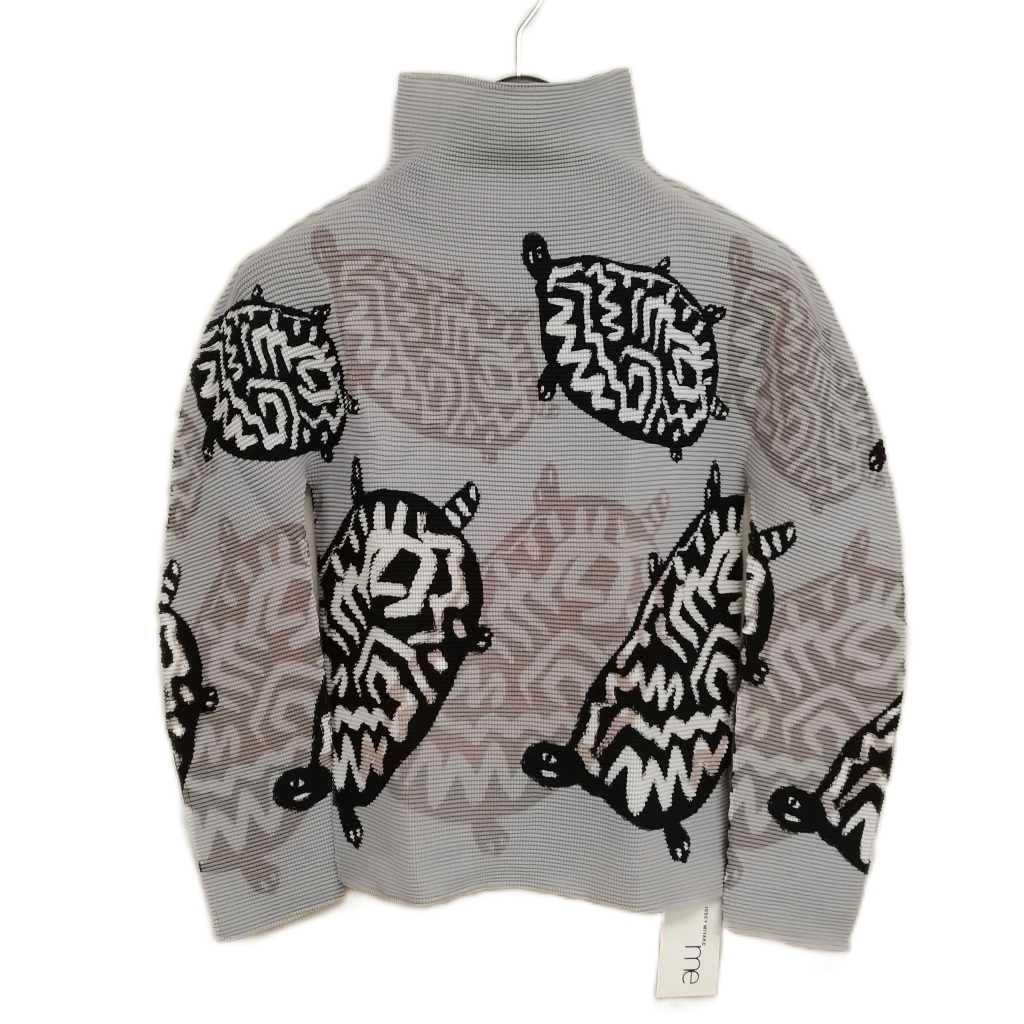 ミーイッセイミヤケ me ISSEY MIYAKE MI41-FJ391 ANIMAL PATTERN 24SS 亀 カメ プリント プリーツ カットソー ハイネック プルオーバー グレー系