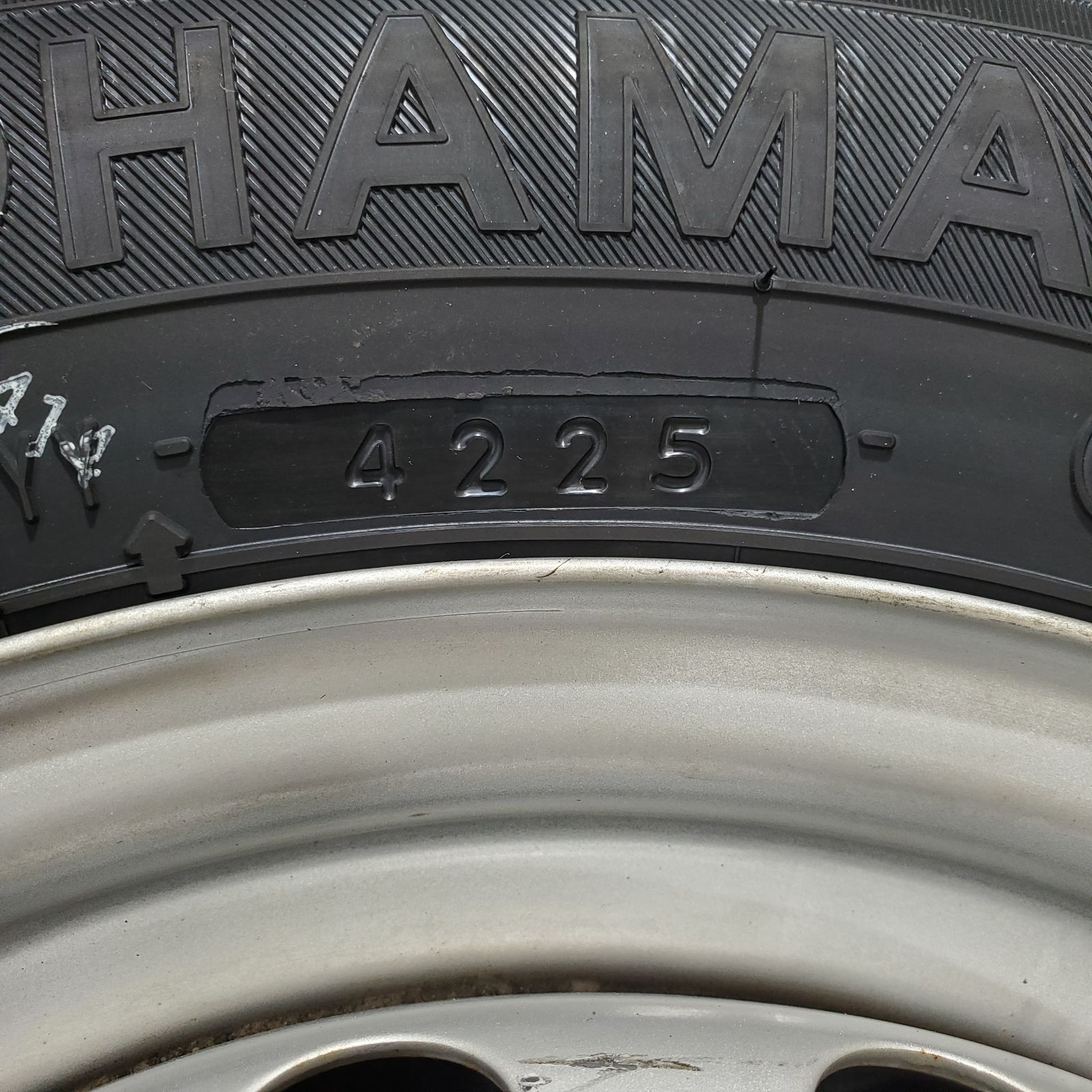 スタッドレスタイヤ