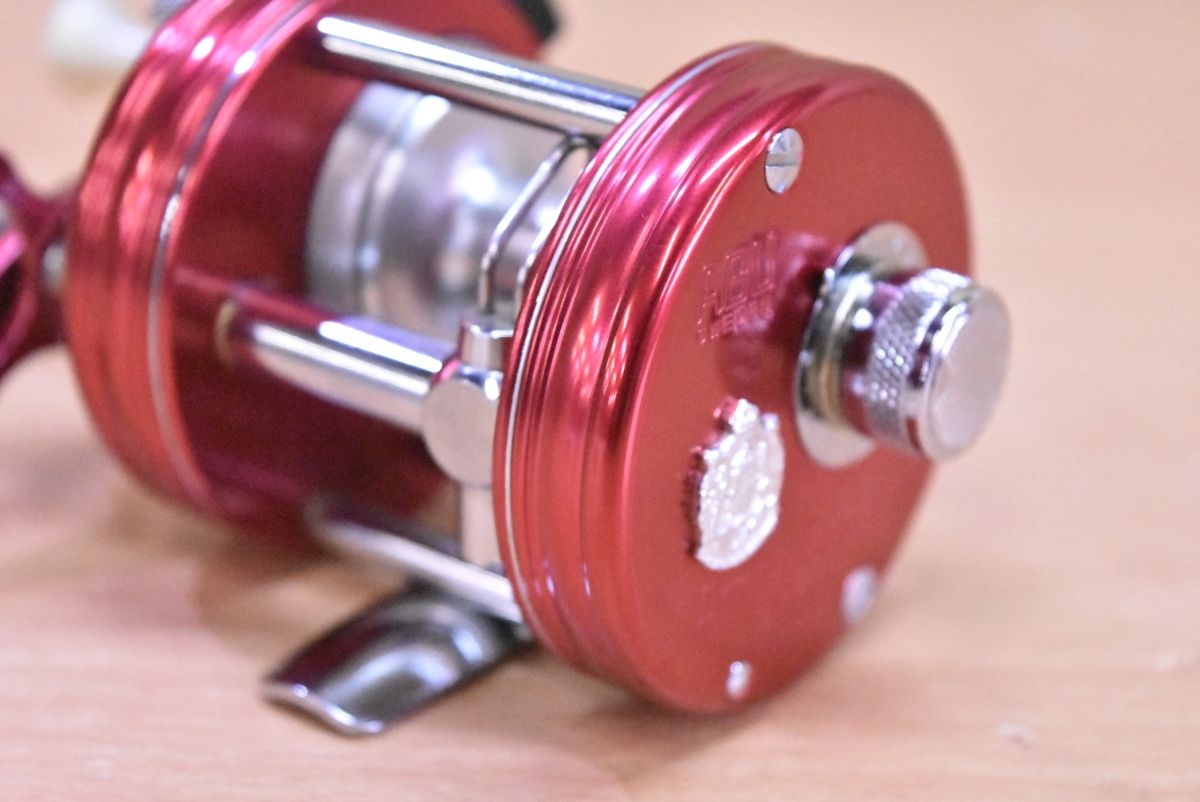 アブガルシア アンバサダー 2500C 右 ノスタルジア レッド ABU