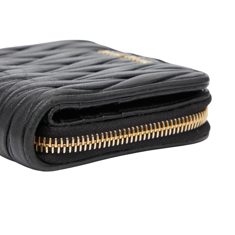 ブラック レザー