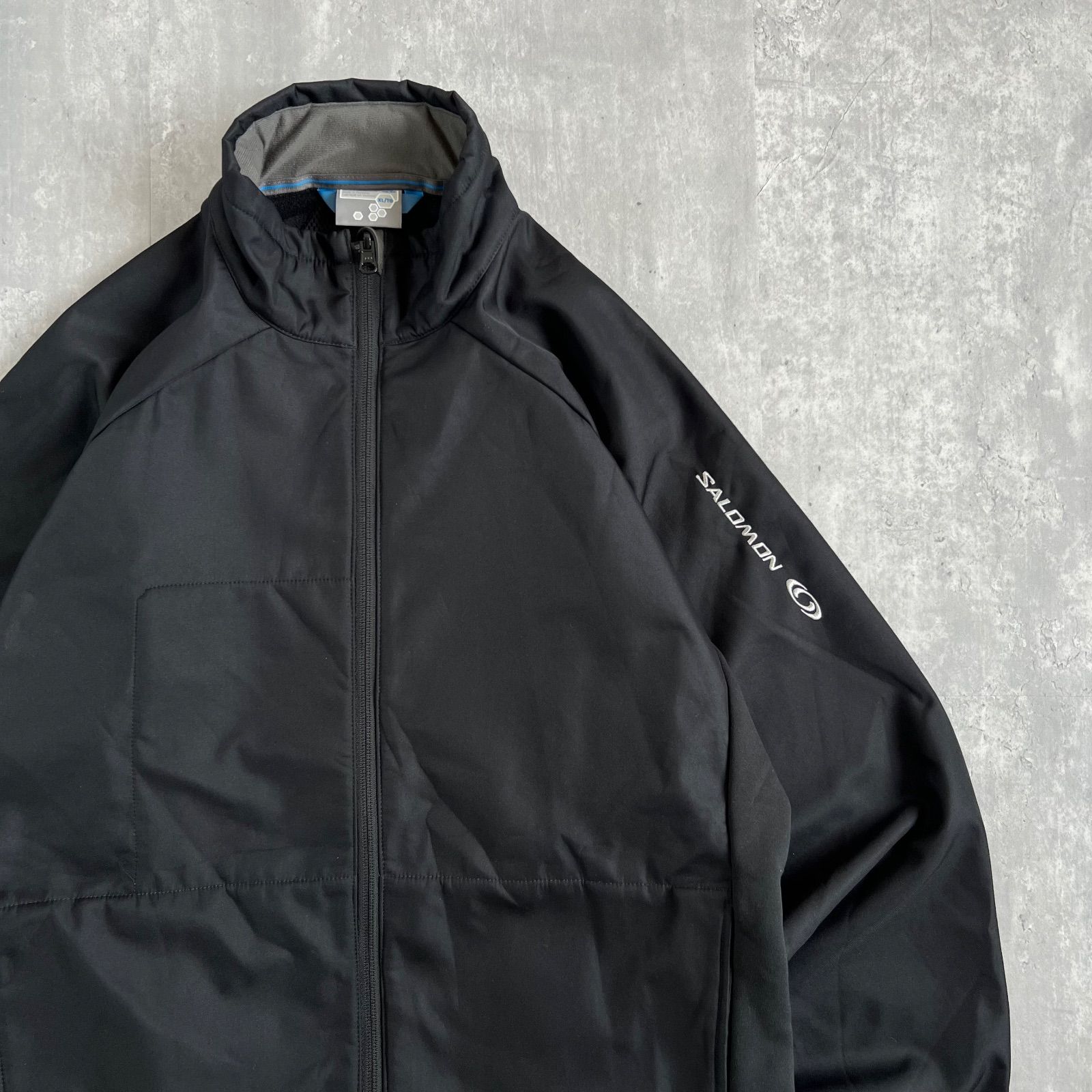 00s SALOMON ソフトシェルジャケット 黒ブルー Y2Kテック 00s SALOMON ソフトシェルジャケット 黒ブルー Y2Kテック