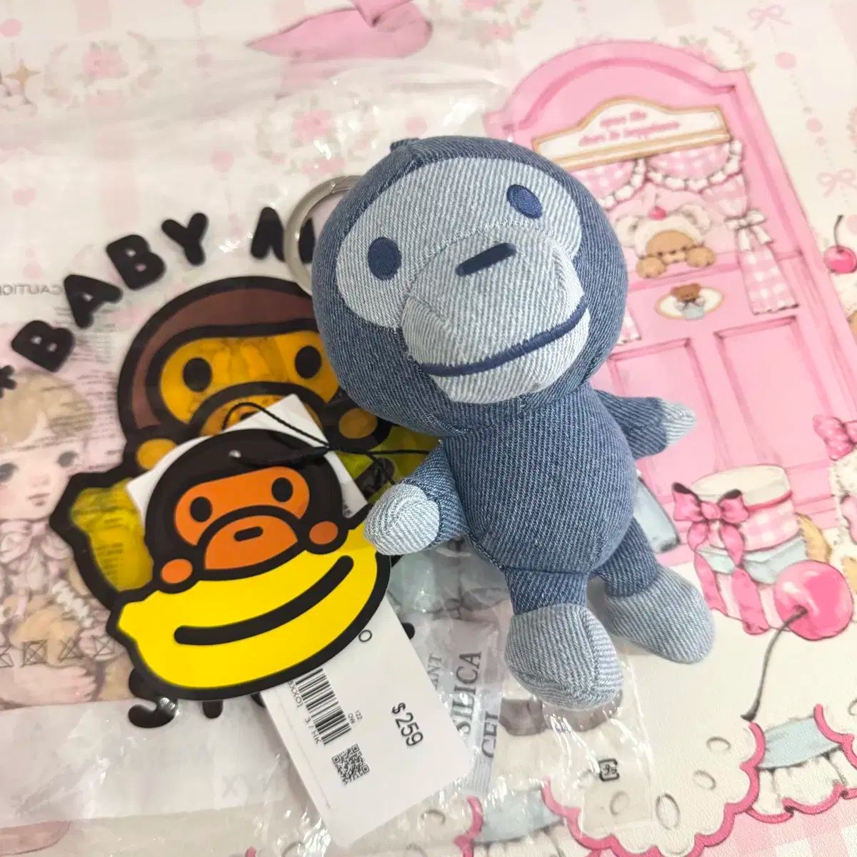 アベイシングエイプ デニム キーホルダー ライト Indigo