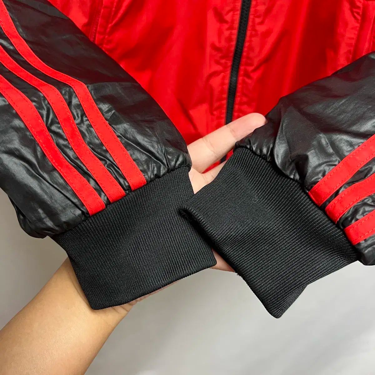  105 アディダス ACミラン ヨーロッパ リバーシブル レッド ダウンジャケット アウター その他 ウェア