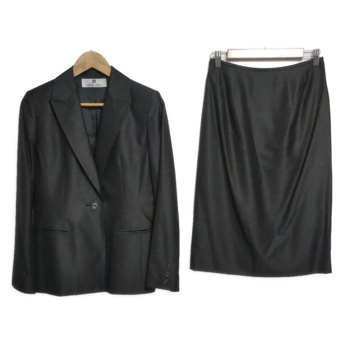 GIVENCHY ジバンシー スカートスーツ レディース - ダークグレー 肩パッド