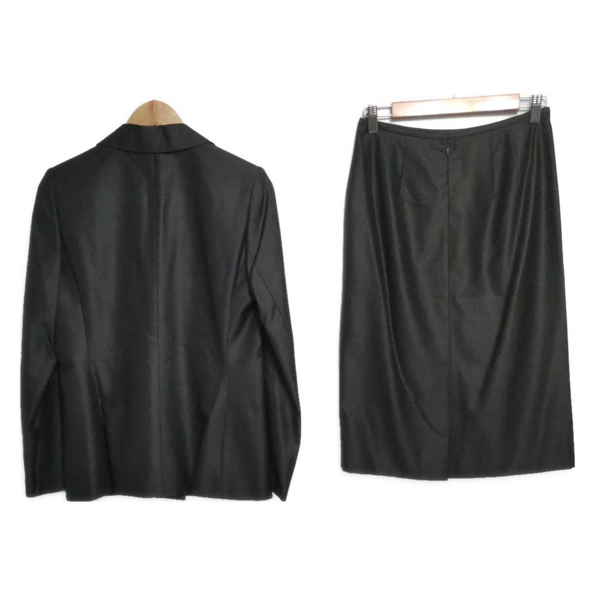 GIVENCHY ジバンシー スカートスーツ レディース - ダークグレー 肩パッド