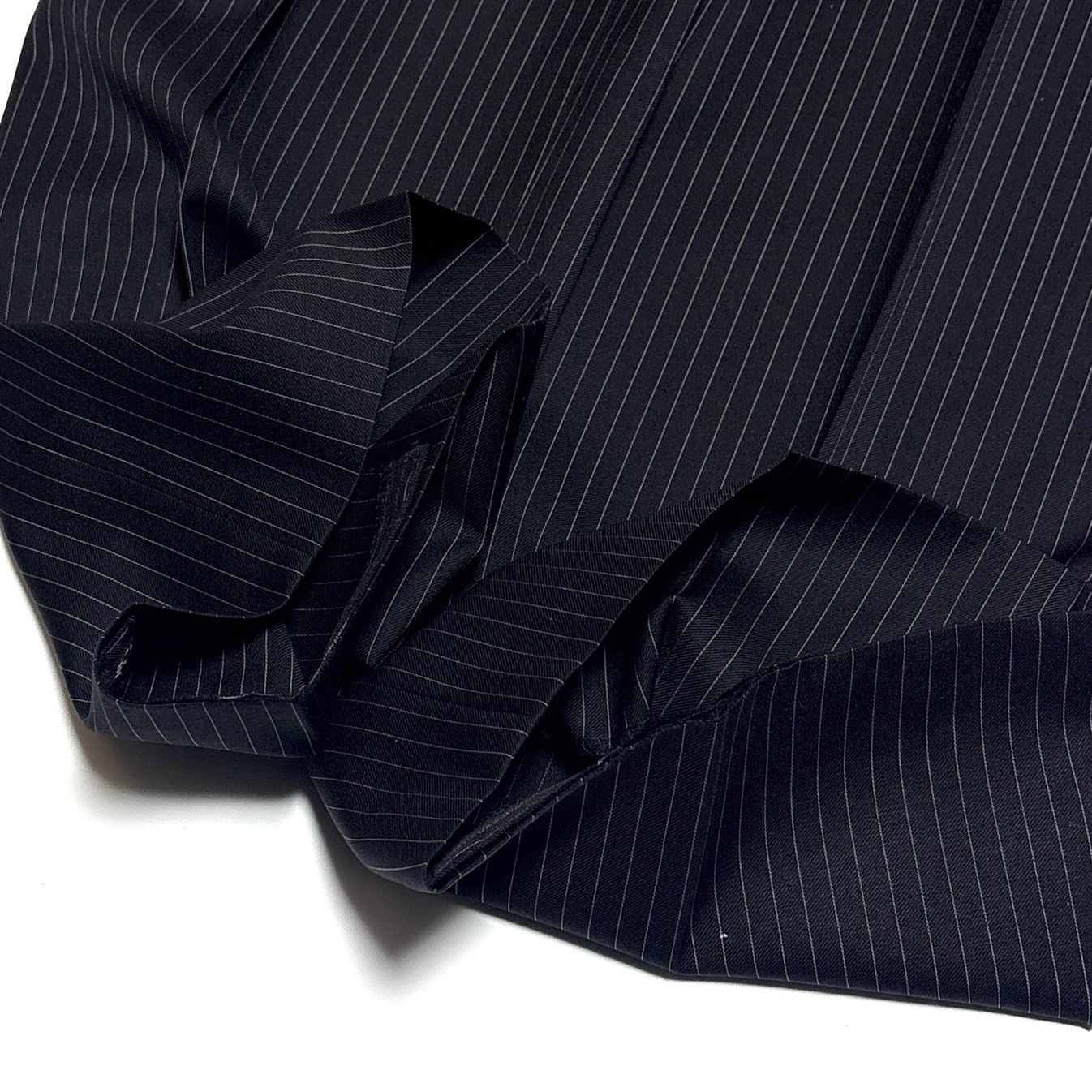 17334　オンワード樫山　シングルスーツ上下　あいもの　黒ストライプ 17334 オンワード樫山 シングルスーツ上下 あいもの 黒ストライプ メンズ