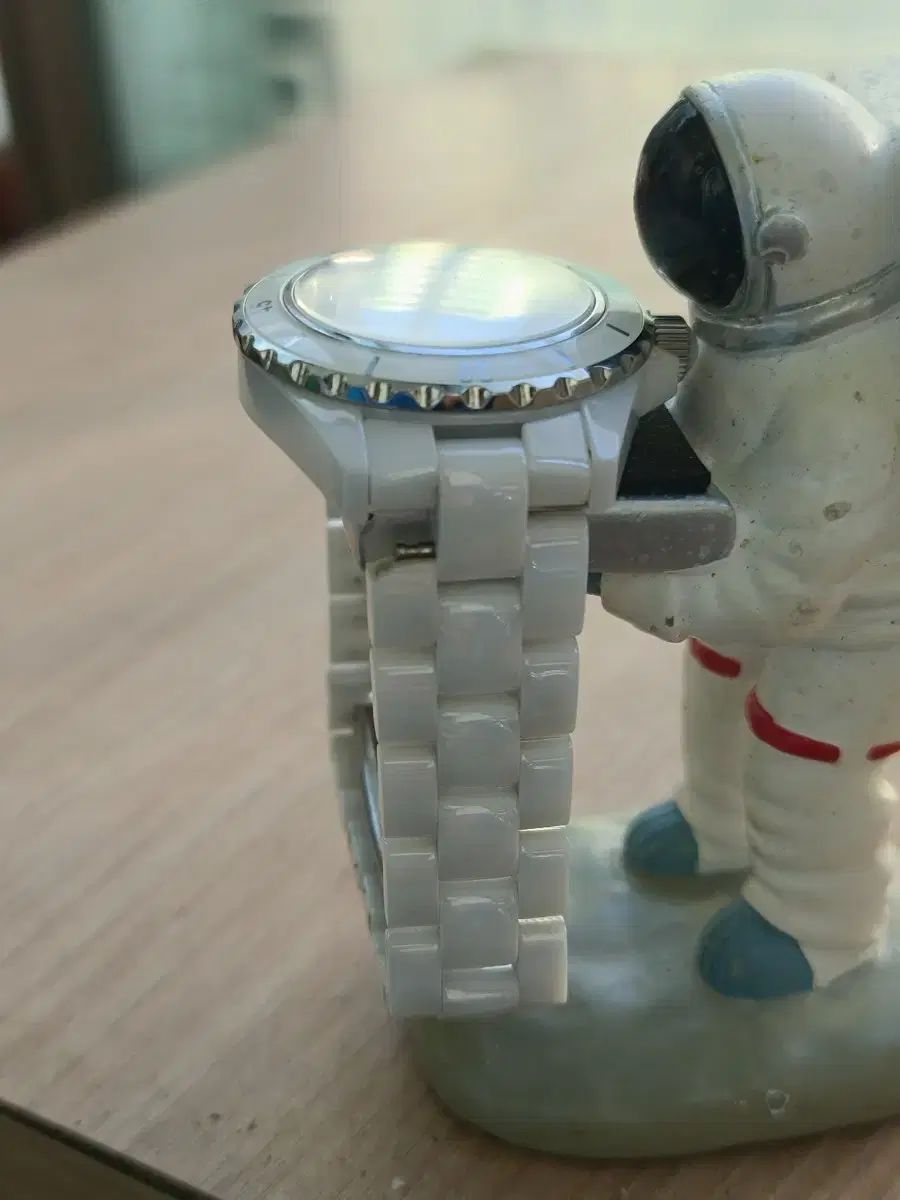  シャネル J 12 33 mm 白 セラミック 時計 腕時計(クォーツ) 腕時計(アナログ)