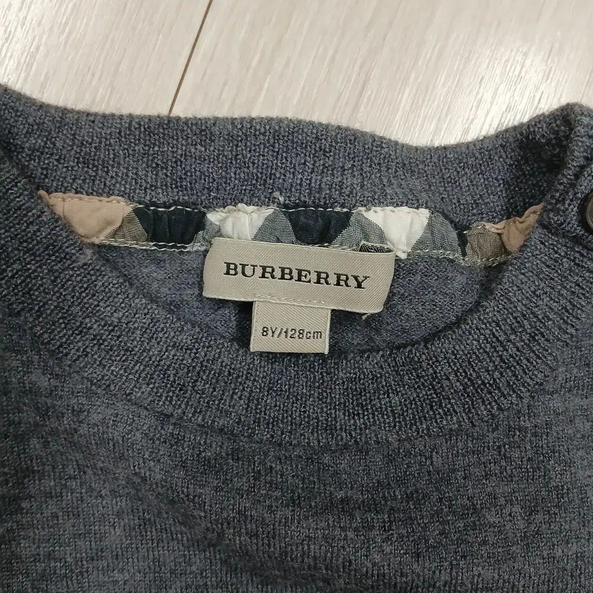 バーバリー キッズ ボタン 装飾 ニット