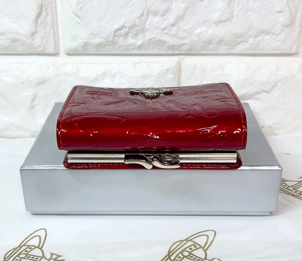内側に素敵な柄あり🤍新登場】Vivienne Westwood 3つ折り財布 エナメル