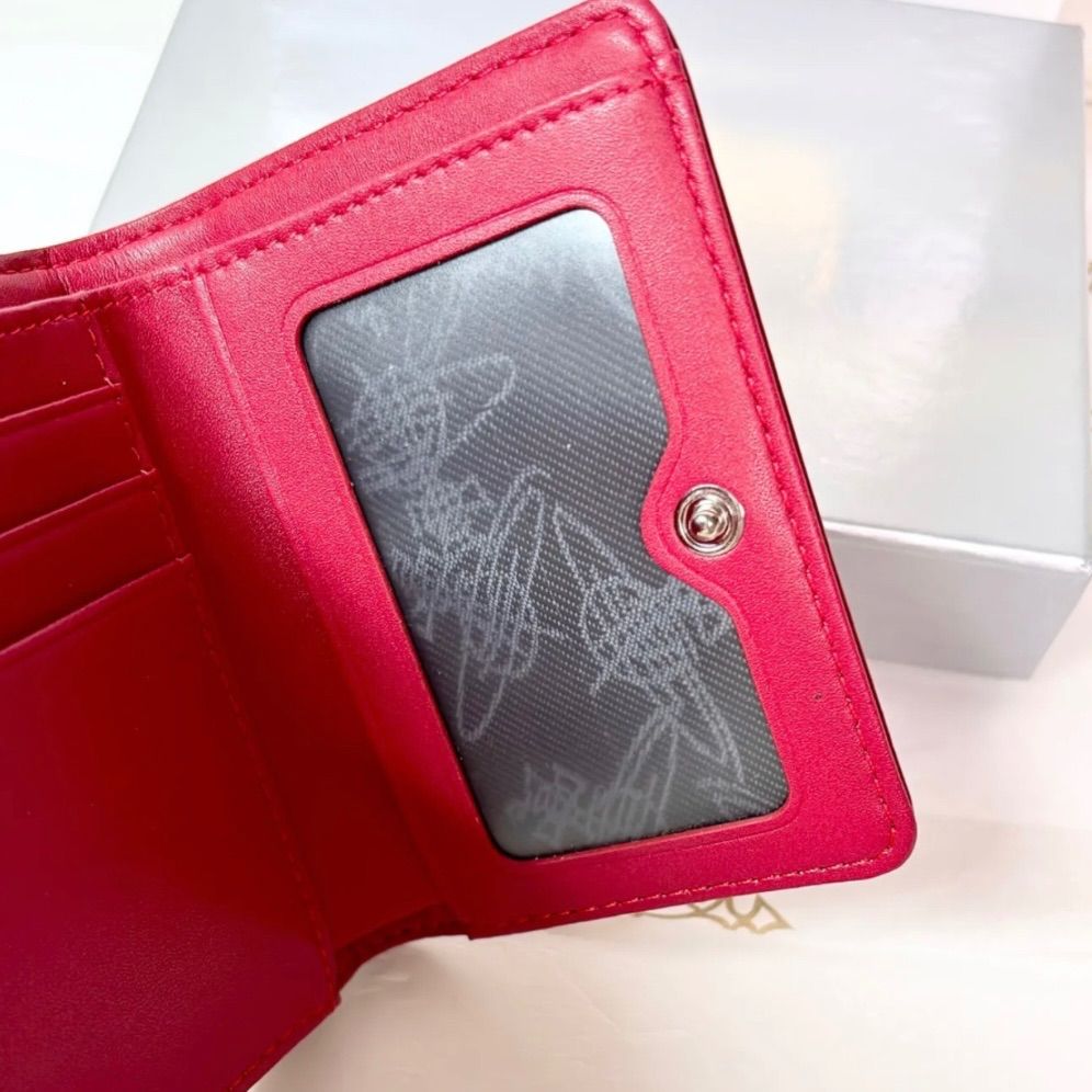 内側に素敵な柄あり🤍新登場】Vivienne Westwood 3つ折り財布 エナメル
