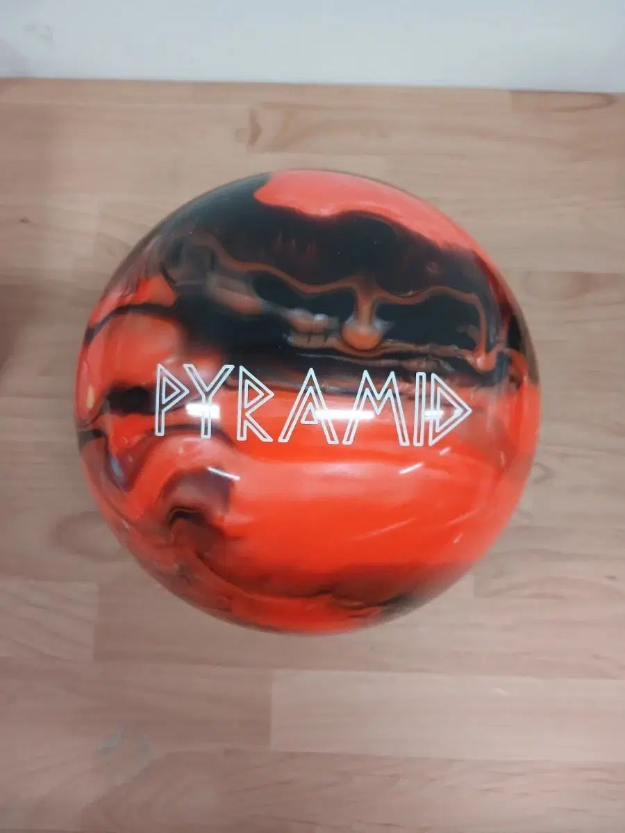 ボーリングボール 復元完了 14p ピラミッド スペアボール