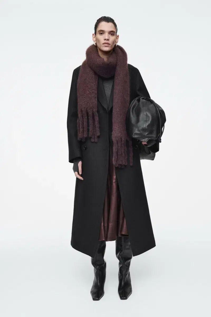 みずき【新品未使用】COS フリンジブラッシュドモヘアマフラー　ボルドー COS コス フリンジ ブラッシュド モヘア マフラー ボルドー COS