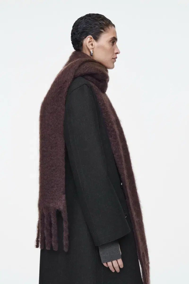 COS コス フリンジ ブラッシュド モヘア マフラー ボルドー - メルカリ