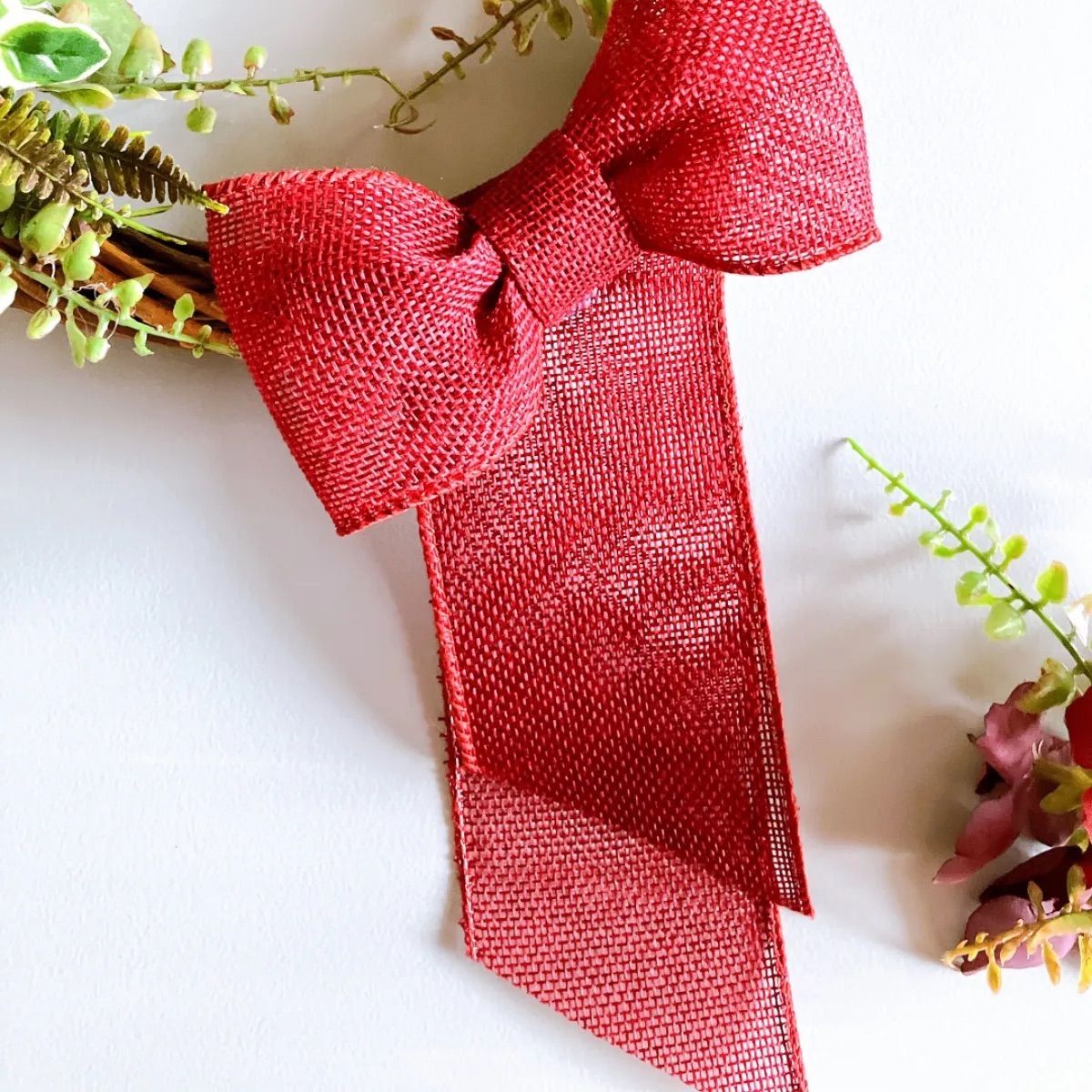 ワインカラーのアンティークローズのリース. 27cm アーティフィシャル