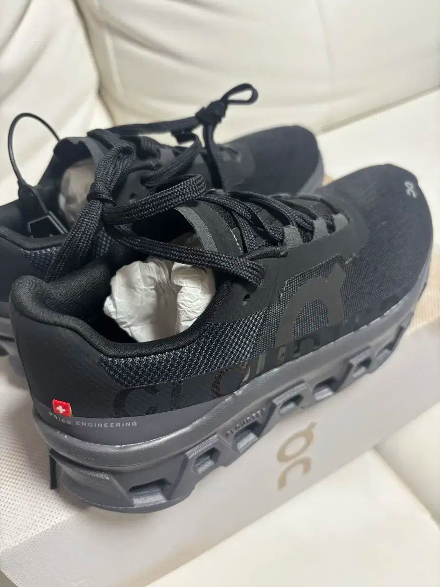 単ランニング クラウドMONSTER 230 新商品