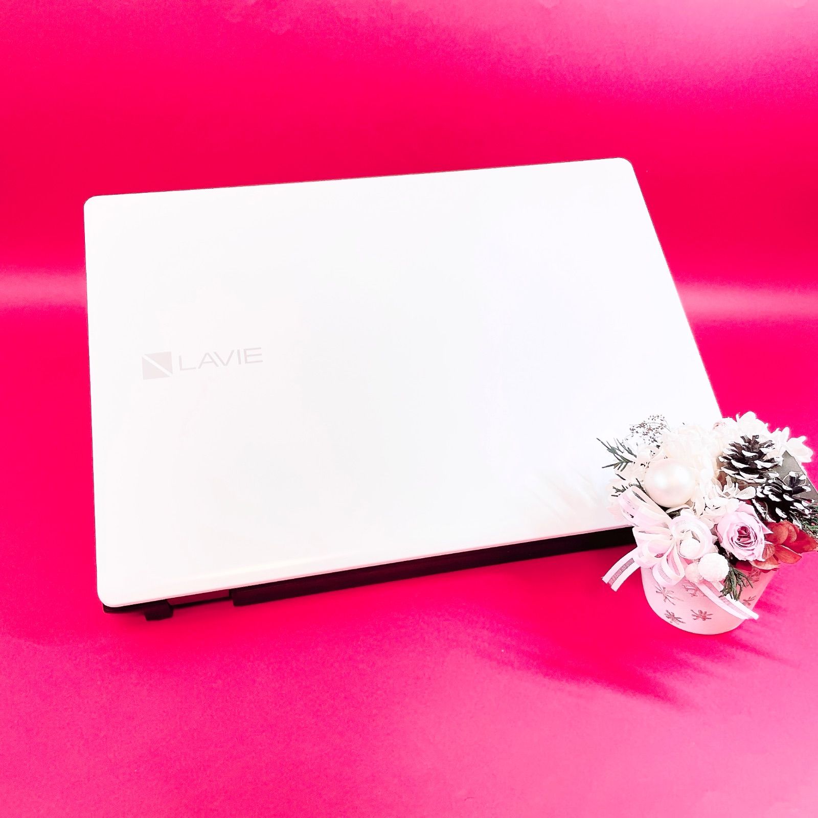 美品✨Corei7✨️可愛い白ノートパソコン✨️Windows11 快適SSD256GB