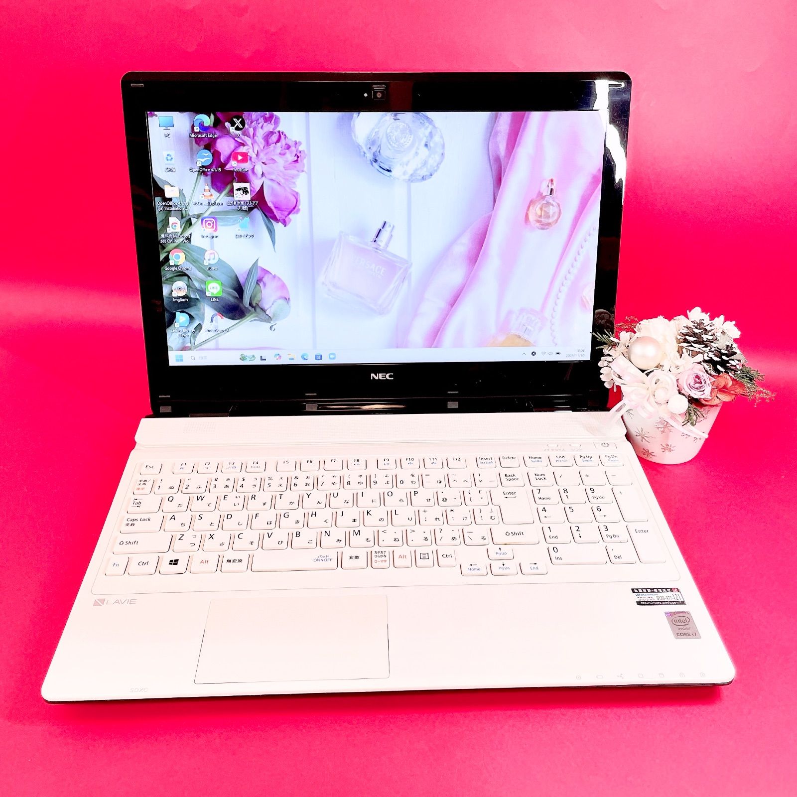 今だけ特別価格‼️Corei7✨️ブルーレイ✨️白ノートパソコン！快適SSDカメラ付き 美品✨Corei7✨️可愛い白ノートパソコン✨️Windows11 快適SSD256GB