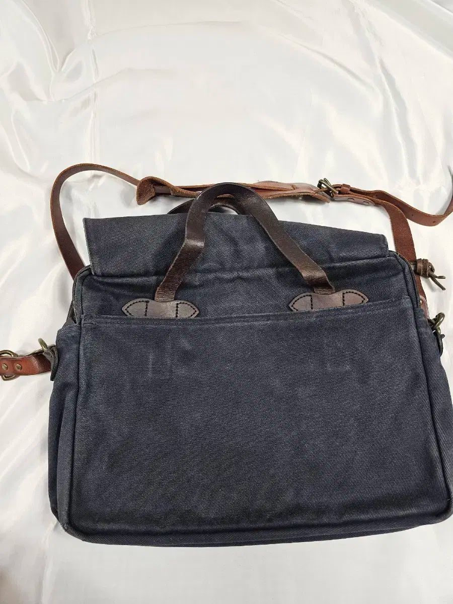 フィルソン 節約 256 Filson 256 Classic Briefcase Review - Worn Out