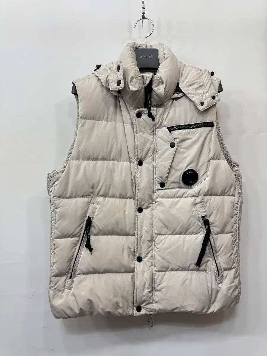 105 C.P. COMPANY シーピーカンパニー グースダウン ダウン ベスト