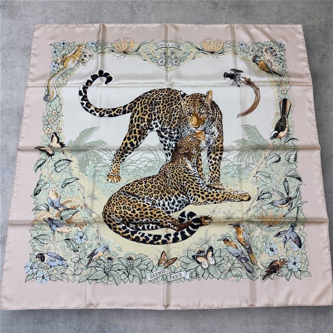 エルメス HERMES カレ90 JUNGLE LOVE シルクスカーフ 豹柄 ジャングルラブ ピンクベージュ MADE IN FRANCE き
