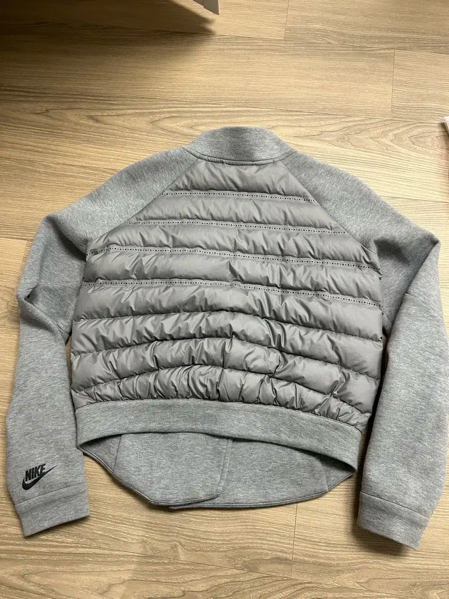 ナイキ テックパック フリース エアロロフト ジップアップ S
