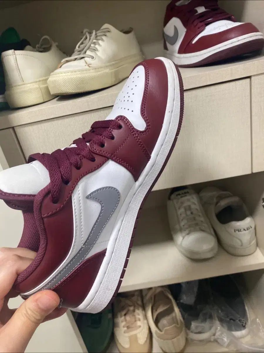 ナイキ ジョーダン1 ロー チェリーウッドレッド