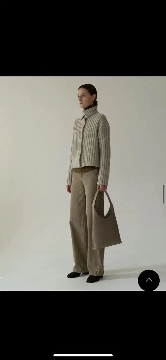 Moia モイア タートルネックカーディガン オートミール