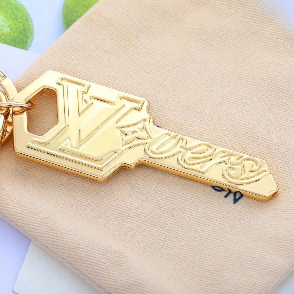 ルイヴィトン ファセット キーホルダー&ホール バッグチャーム