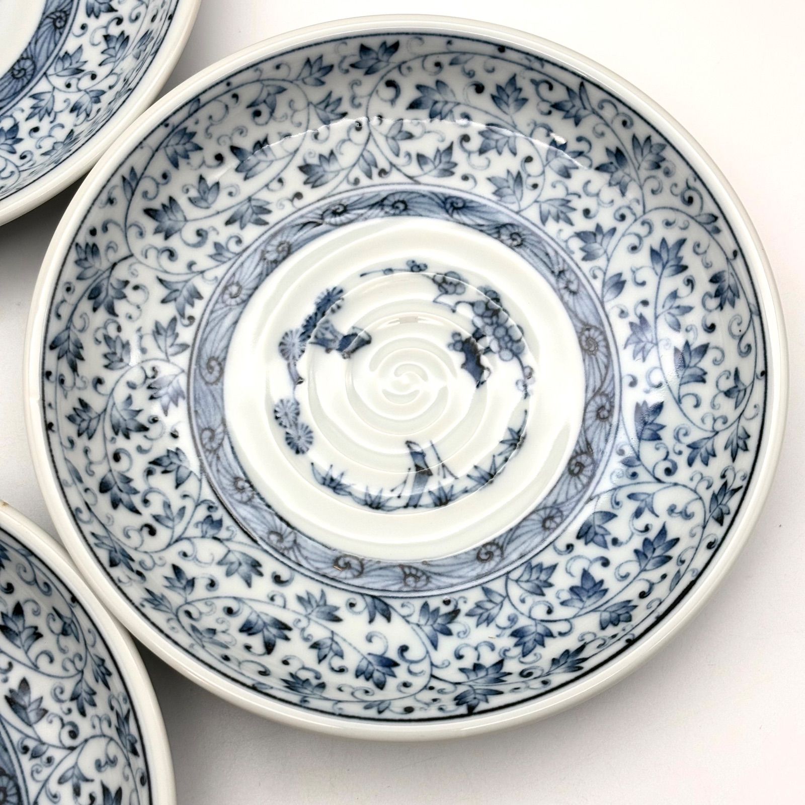 龍峰窯 染付古伊万里 唐草模様 牡丹柄 龍峰窯】古伊万里唐草 和皿揃 / 美濃焼 三洋陶器 龍峯窯 染付花 から