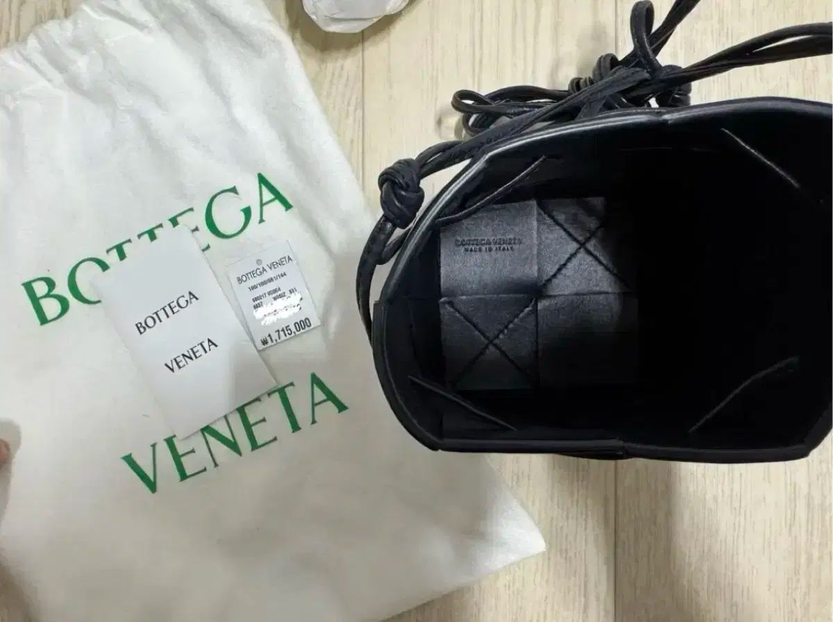 ボッテガ ヴェネタ ブラック ミニ バケットバッグ