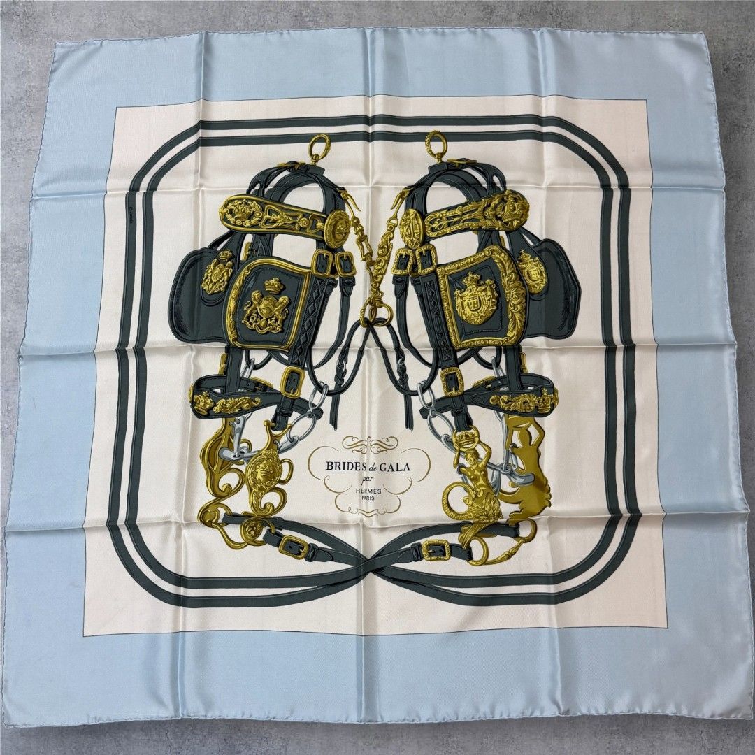 エルメス HERMES カレ90 BRIDES de GALA シルクスカーフ ブルー×ゴールド MADE IN FRANCE