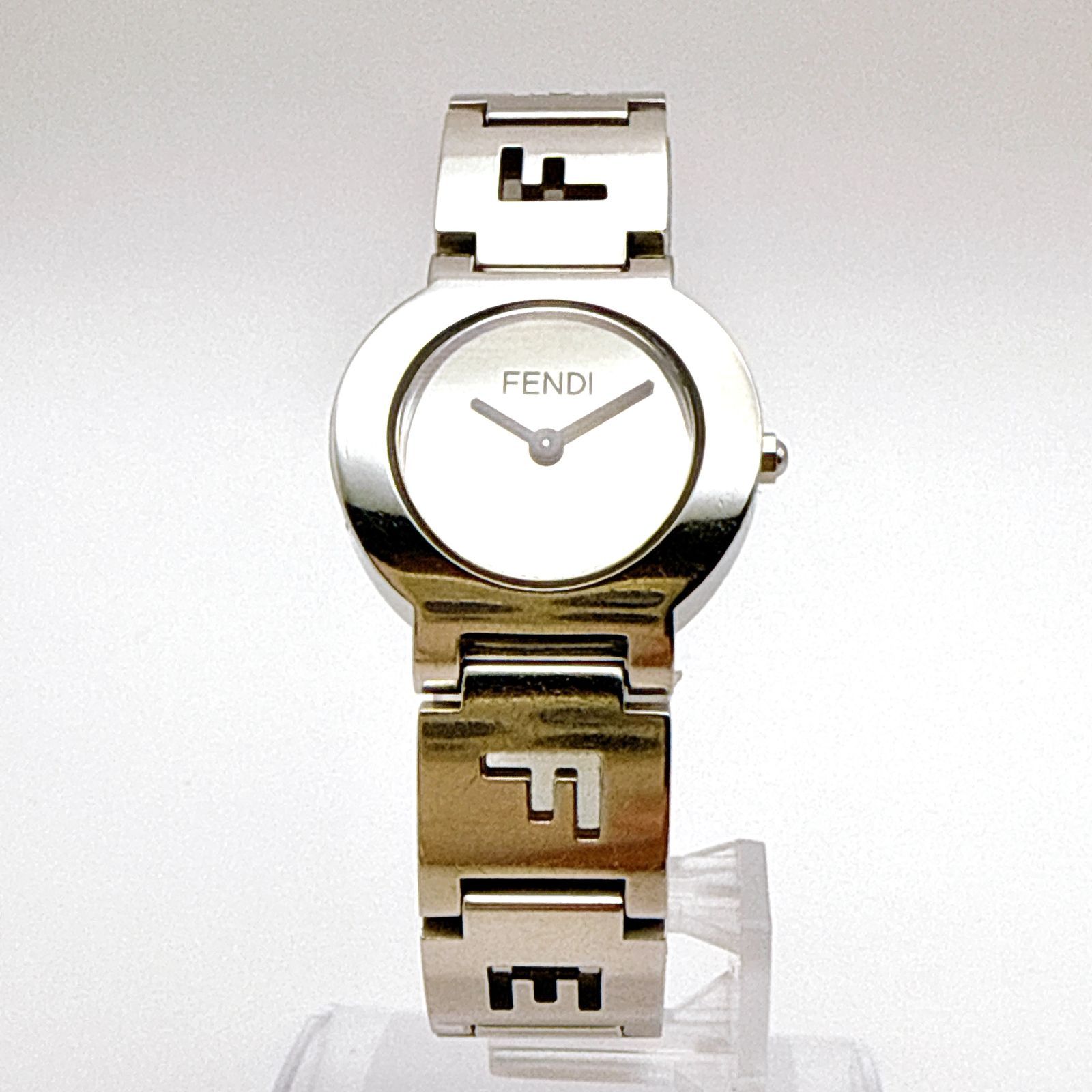 A089【箱入り・調整コマ付き】 FENDI 3050L フェンディ ラウンドケース