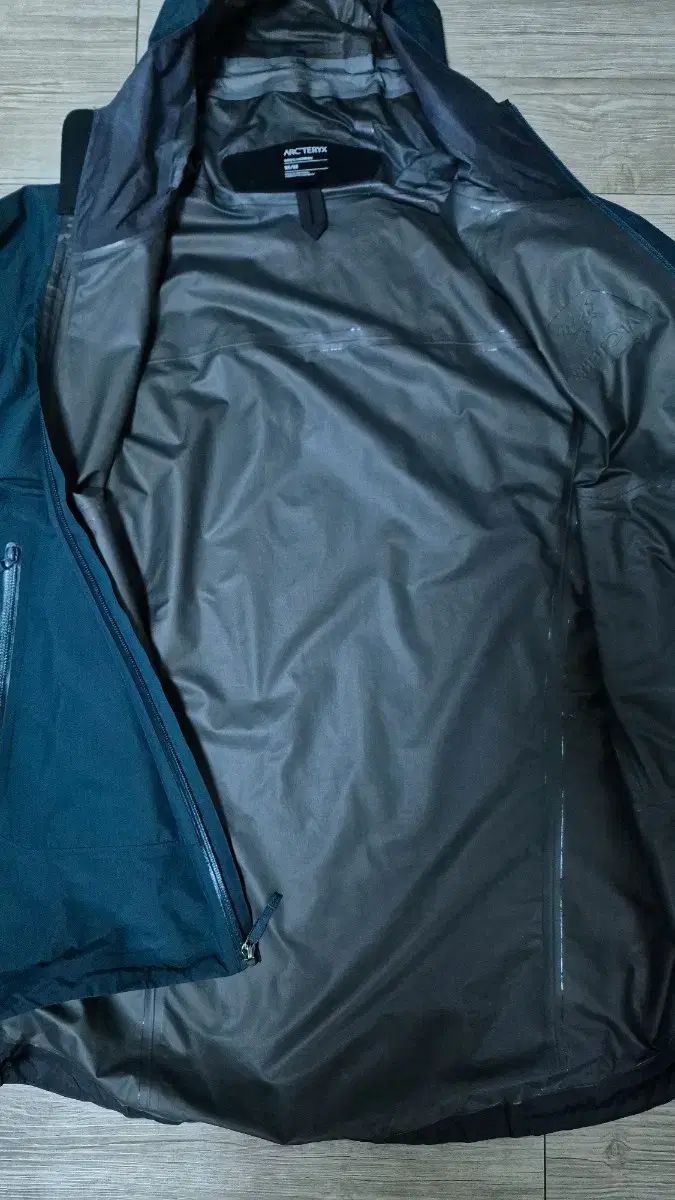 ARC TERYX アークテリクス ZETA アークス LYNNS ラビリンス mサイズ