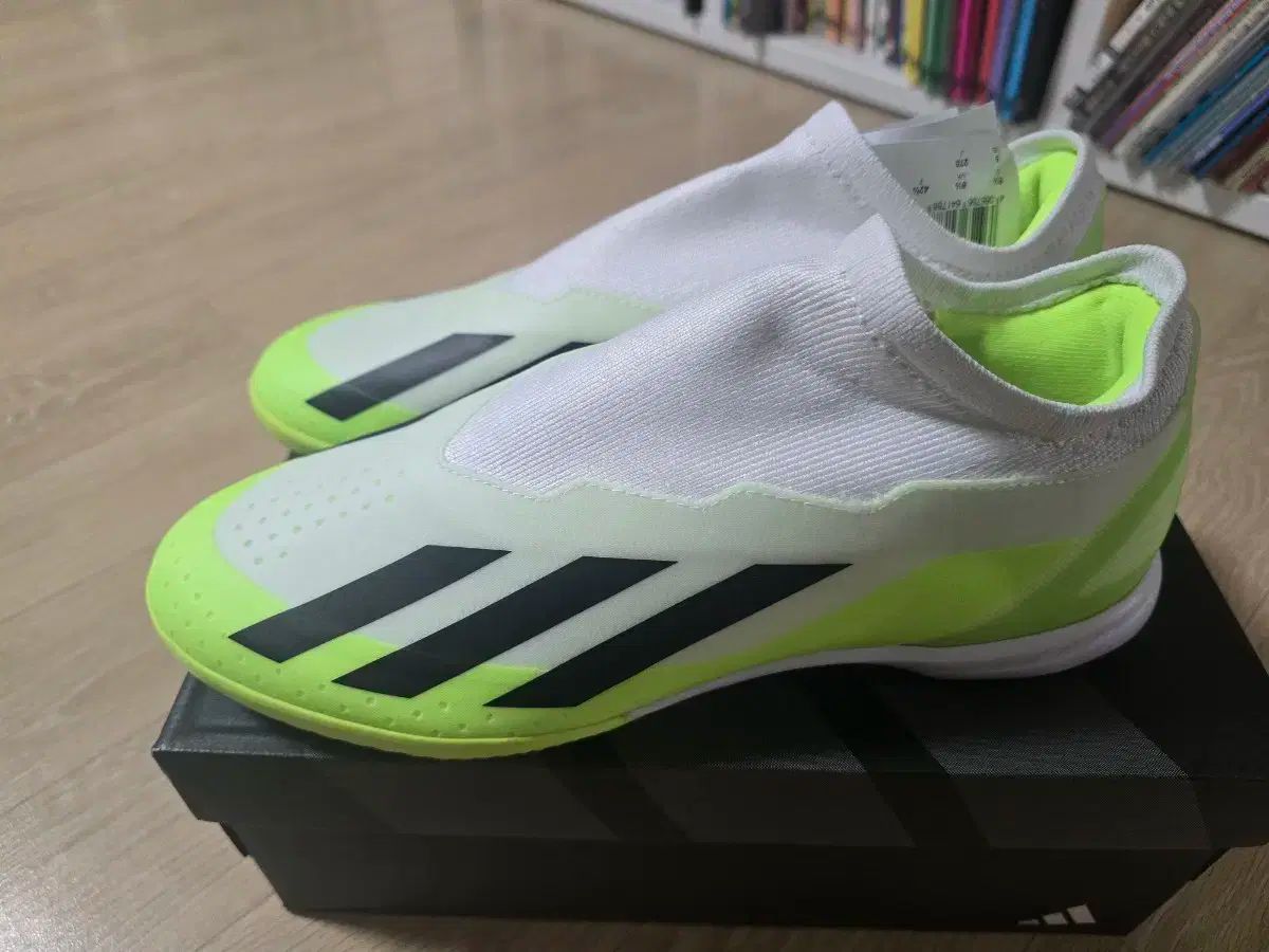 アディダス xcrazyfast サッカーシューズ フットサルシューズ 270