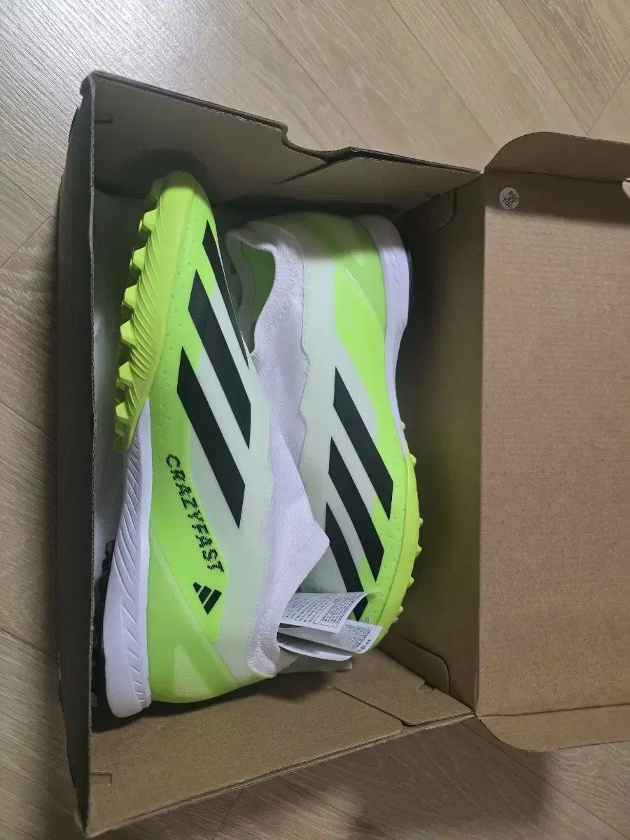 アディダス xcrazyfast