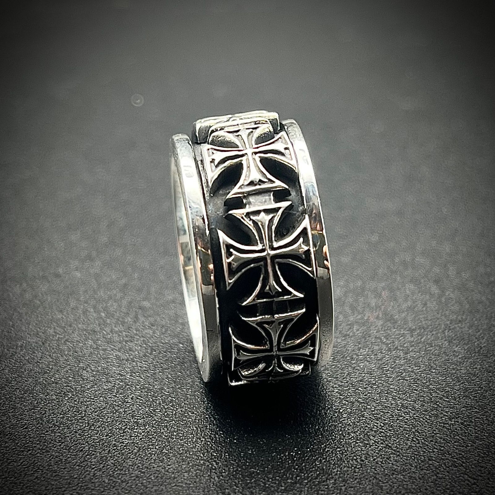 シルバー925 リング アイアンクロス 回転リング 19号 21号 23号 回るリング 指輪 クロス sv 925 925刻印 男女兼用 銀 スピナーリング シャトルリング 燻し銀 バイカー ロック シルバー