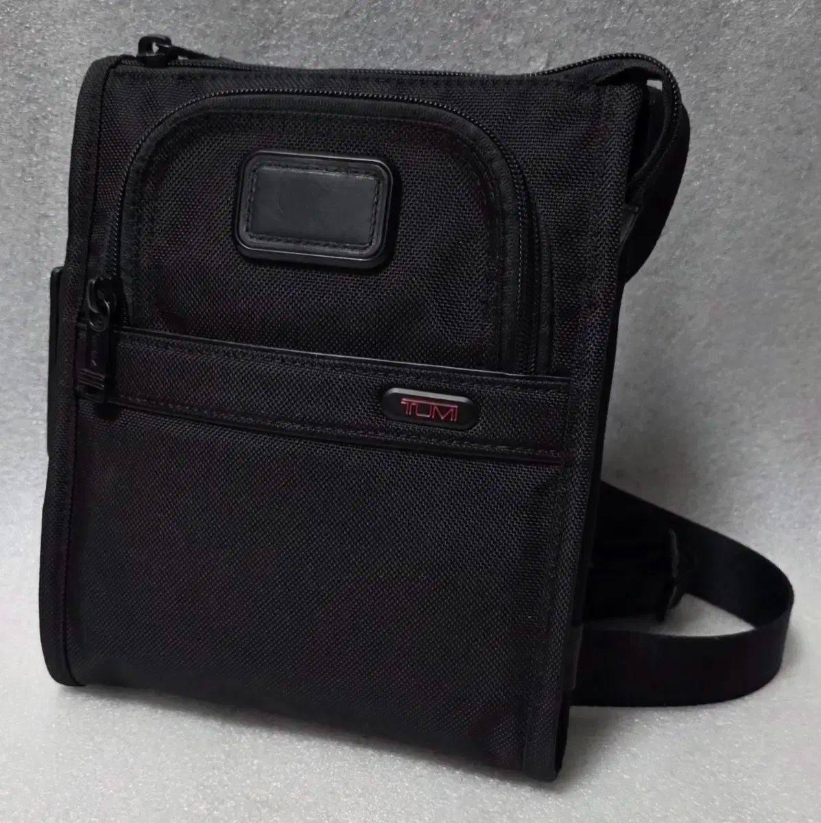 トゥミ TUMI アルファ3 ポケット バッグ スモール 22303110DO クロスバック