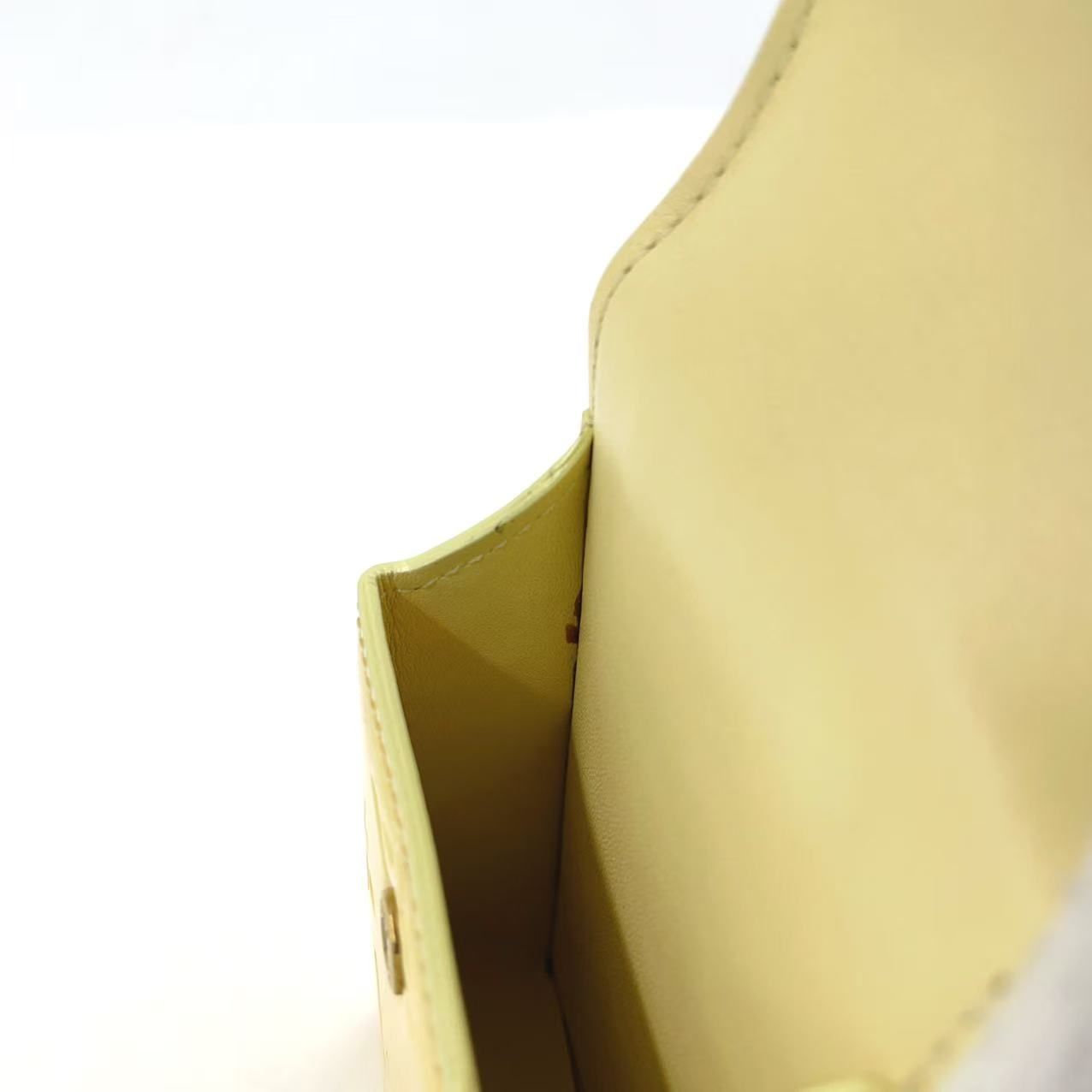 LOUIS VUITTON モノグラムヴェルニ エナメル イエロー シガレット