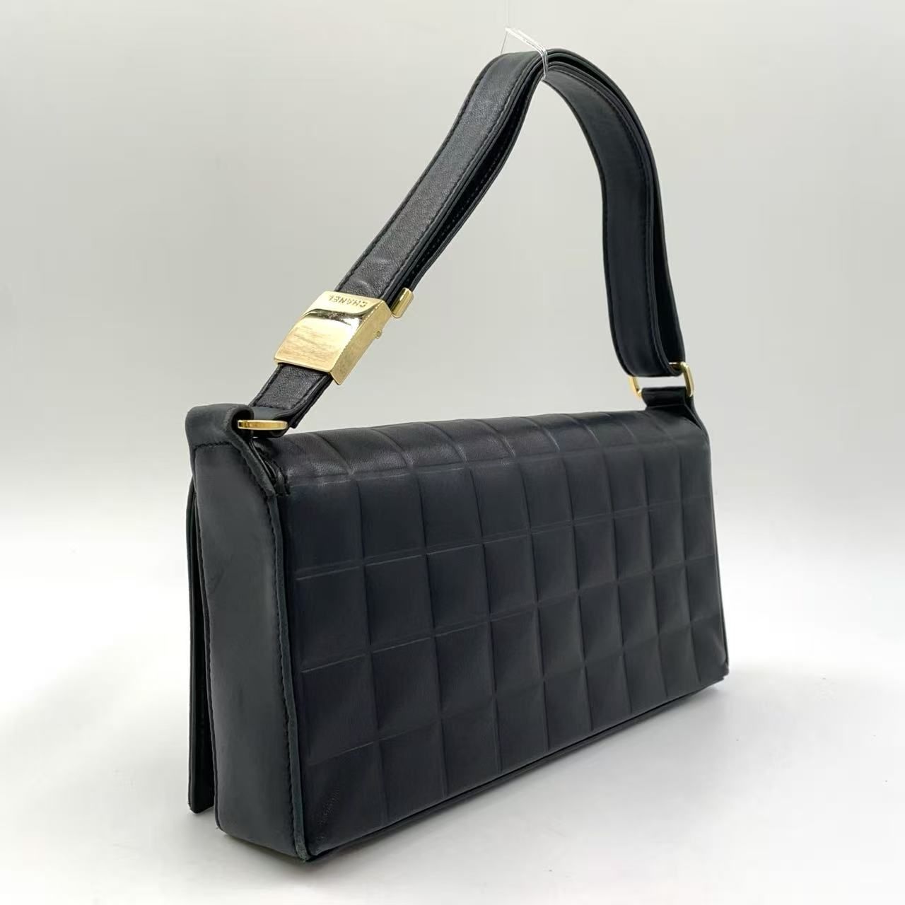 CHANEL チョコバー シリアル番号7番台 レザー ブラック ワンショルダー