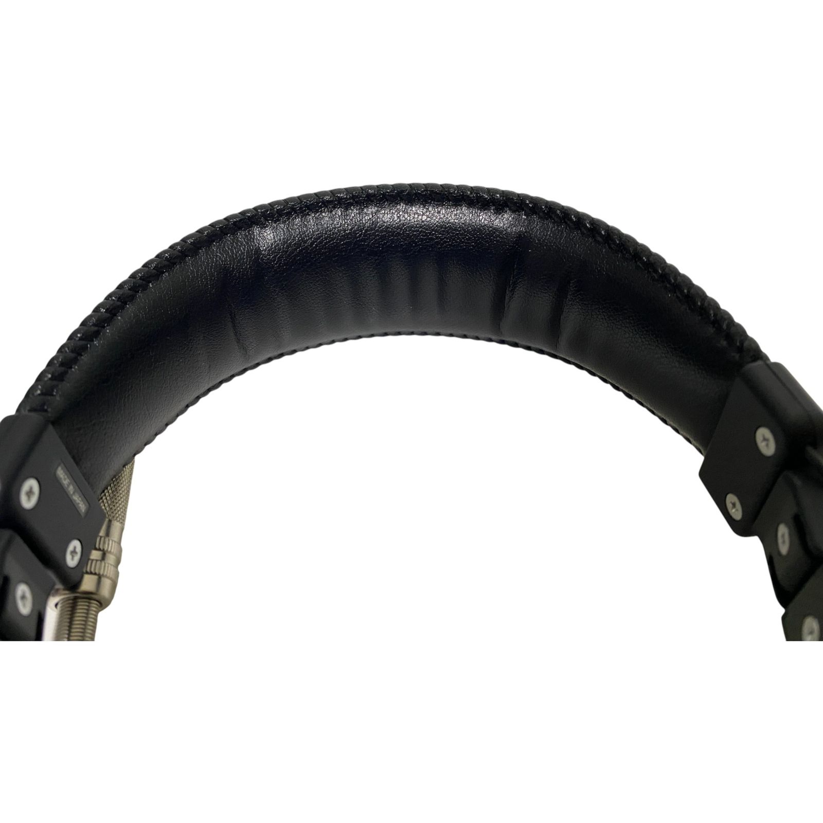 密閉型スタジオモニターヘッドホン