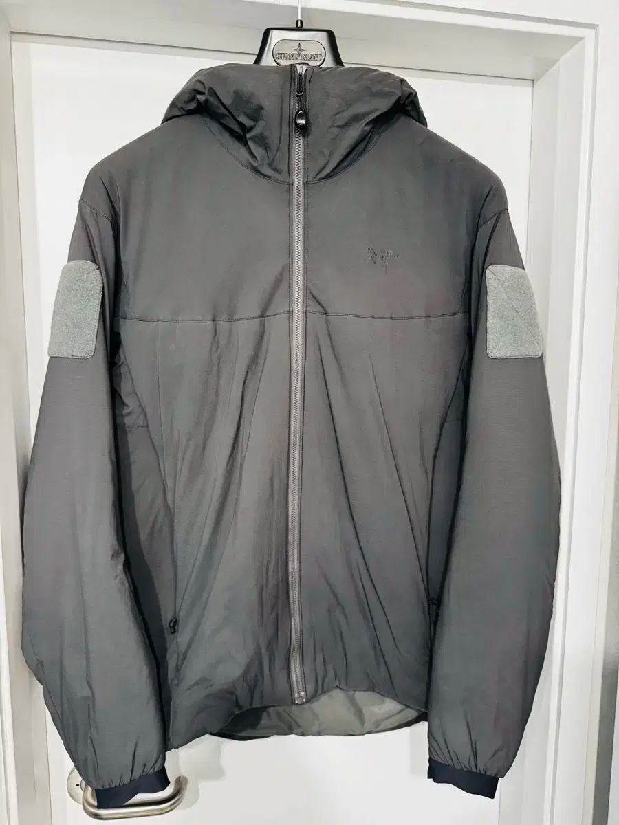 アークテリクス リーフ アトムSV ウルフ グレー