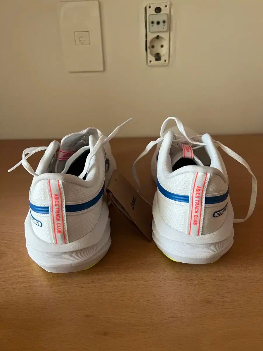 アシックス NOVA BLAST 5 260 白 ルーナ