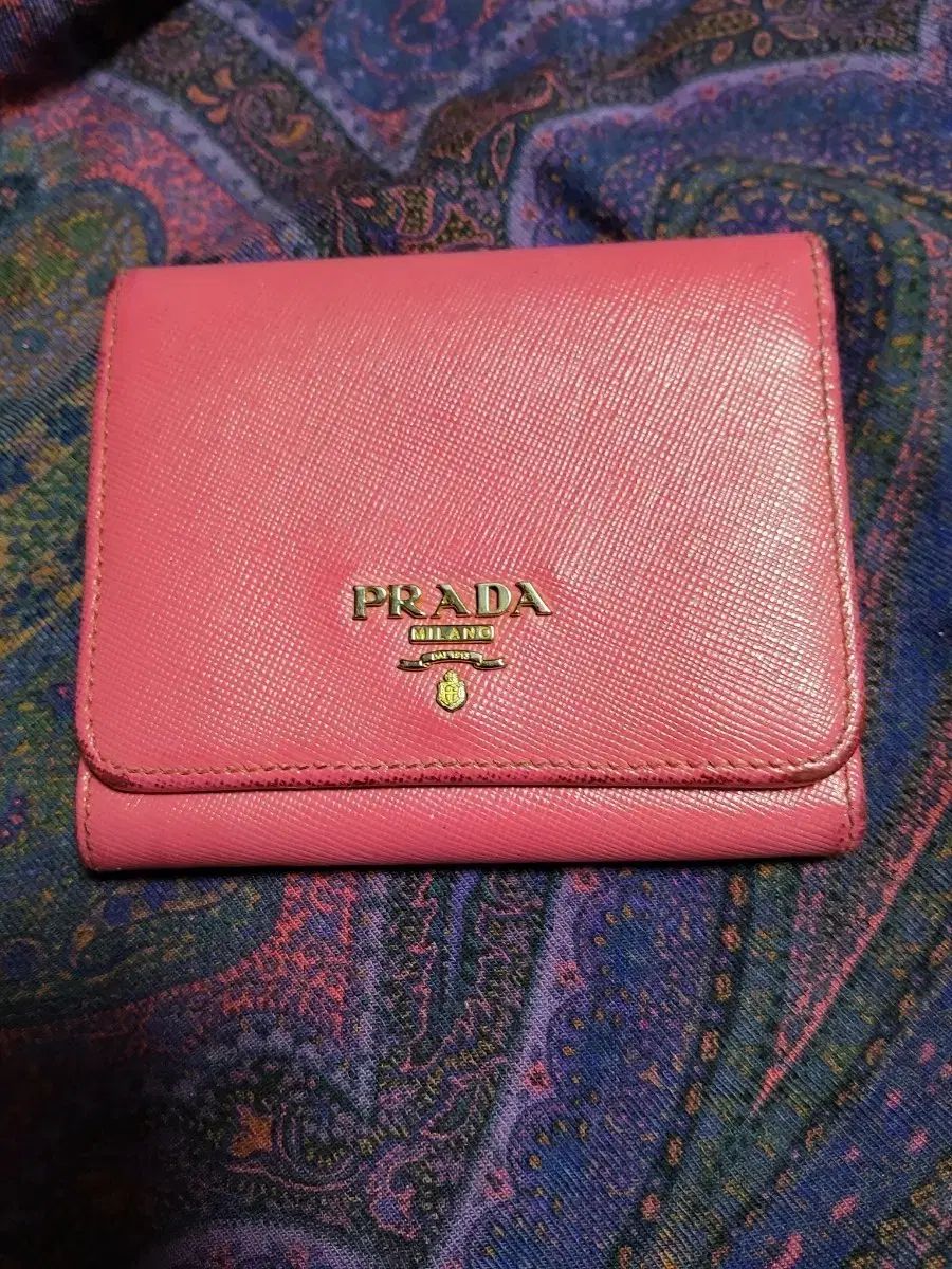 PRADA サフィアーノレザー 二つ折り財布 レッド 本物 プラダ PRADA サフィアーノレザー 二つ折り財布 レッド 本物 プラダ