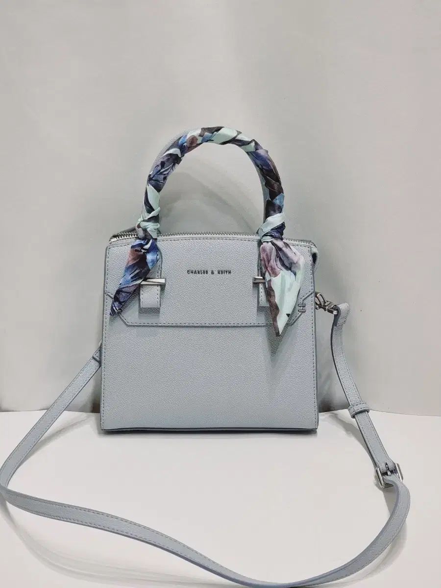 チャールズアンドキース バッグ