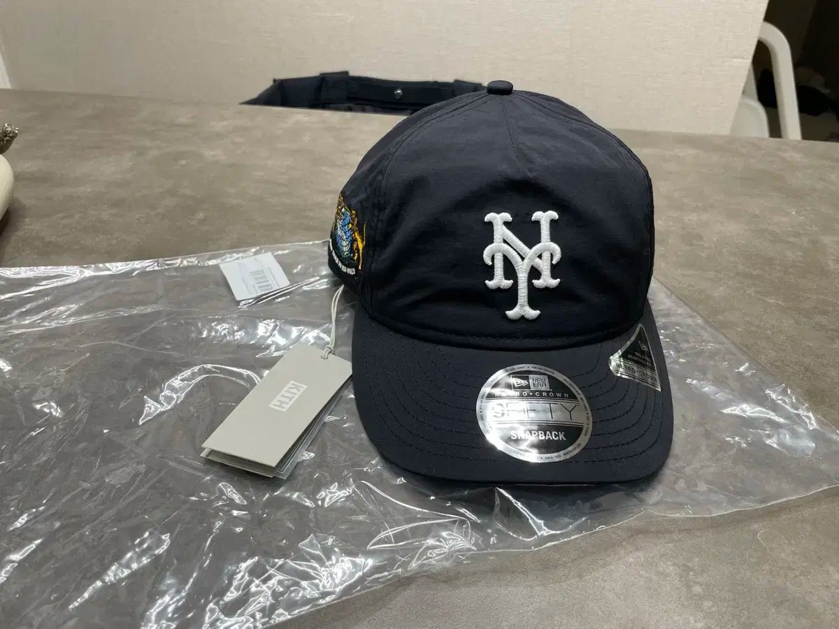 Kith NEW YORK メッツ ナイロン ベースボールキャップ ブラック