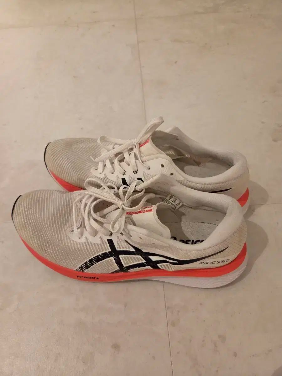 アシックス MAGIC SPEED 3 280サイズ