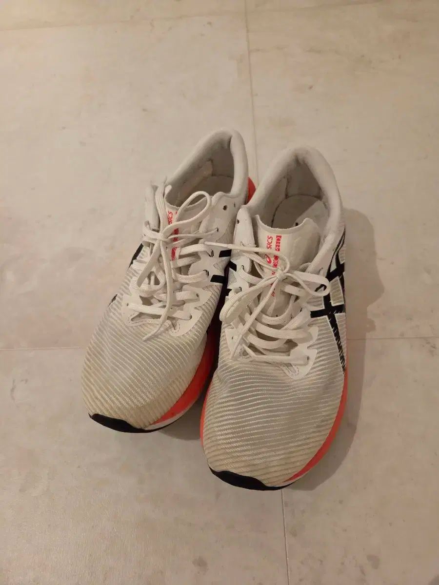 アシックス MAGIC SPEED 3 280サイズ