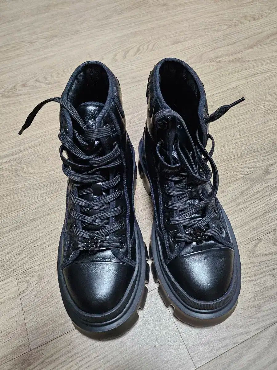 ウォーカーブーツ