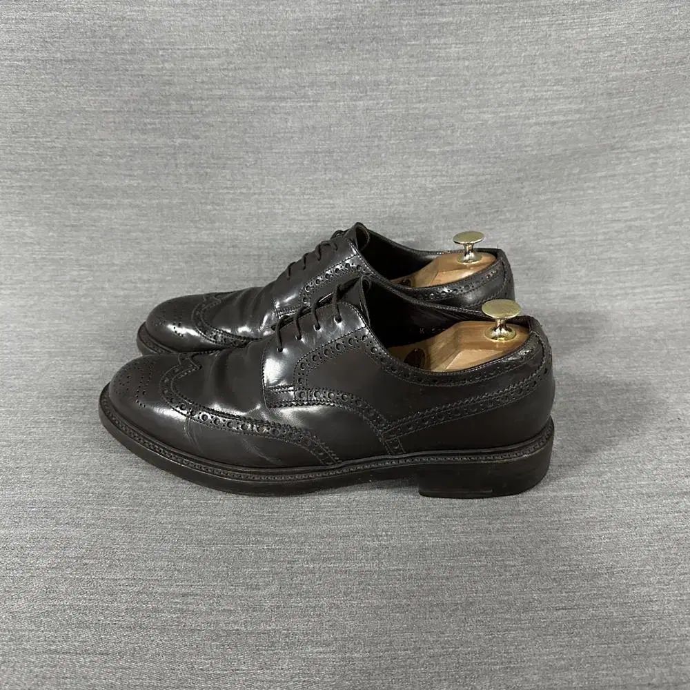 プラダ ウイングチップ ブランド靴 メンズ 9 s1031