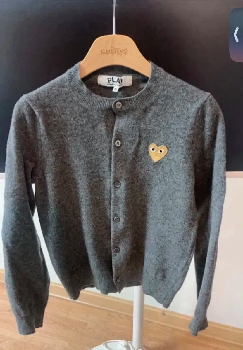 COMME des GARCONS コム デ ギャルソン グレー カーディガン ゴールド ワッペン